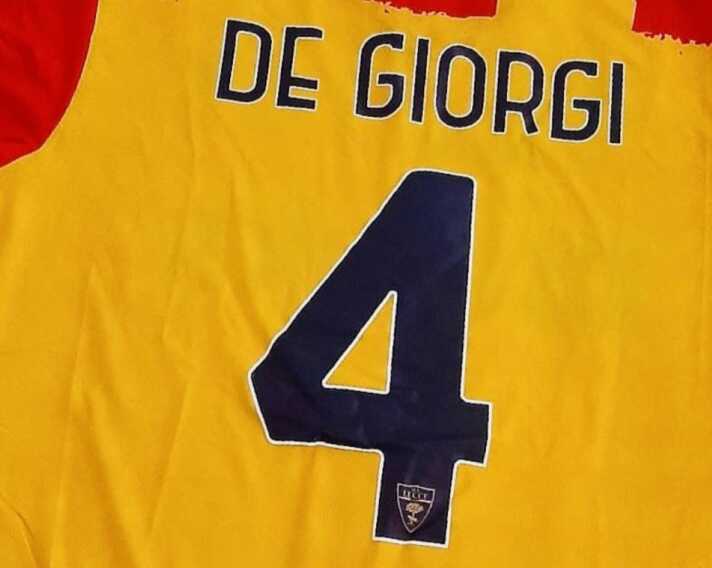 Lecce, una maglia a Fefè De Giorgi per celebrare il titolo mondiale della Nazionale di volley