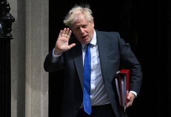 Galleria foto 'Gb, Johnson torna a Londra: 46 deputati Tory appoggiano sua rielezione' - foto 1