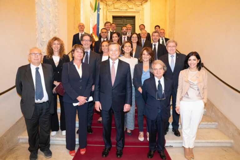 Galleria foto 'Governo, Draghi ai ministri “Potete essere orgogliosi dei risultati”' - foto 1