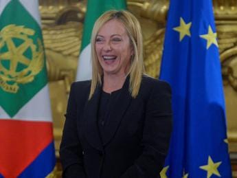 Galleria foto 'Governo, la linguista: “Il presidente Meloni? Grammatica dice ‘no’, ma lei ha diritto”' - foto 1