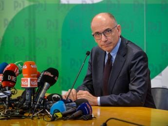 Galleria foto 'Governo, Letta: “Esecutivo nasce debole, luna di miele breve”' - foto 1