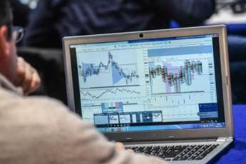 Governo Meloni, buona accoglienza dai mercati: Borsa su e spread giù Governo Meloni, buona accoglienza dai mercati: Borsa su e spread giù
