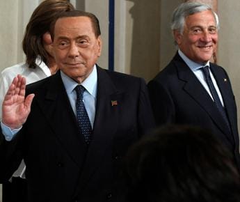 Galleria foto 'Governo, nuova ‘rosa’ Berlusconi ad alleati: spunta Tajani al Mise' - foto 1