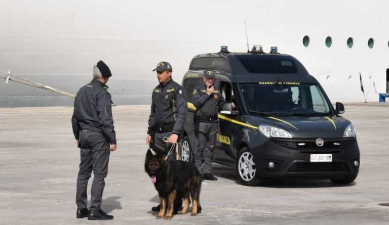 Taranto, droga nascosta anche nei gessi ortopedici: 65 persone segnalate