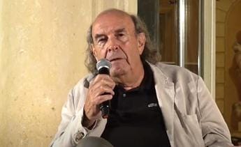 Galleria foto 'Il prof di estetica: “Al ‘GFVip’ e ‘Ballando’ totale assenza di stile”' - foto 1