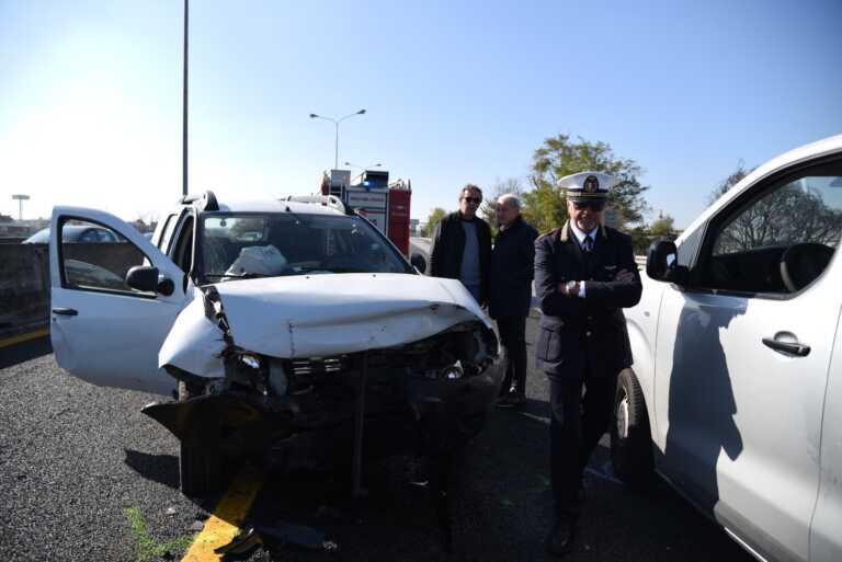 Galleria foto 'Tragedia sulla statale 16, impatto contro un’auto che proseguiva contromano: morta 50enne – FOTO' - foto 3