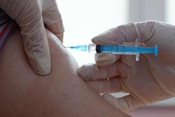 Galleria foto 'Influenza, nel Lazio al via campagna: vaccini spray per bimbi' - foto 1