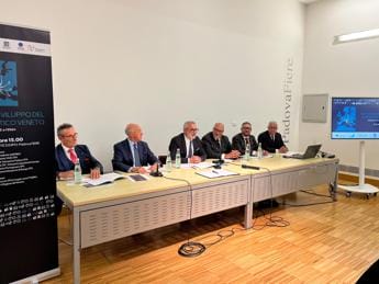 Galleria foto 'Infrastrutture: Porto, Interporti e aeroporti Veneto insieme per sviluppo logistica e connessioni' - foto 1
