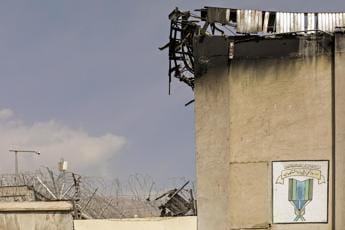 Galleria foto 'Iran, incendio nella prigione di Evin: sono 8 i morti' - foto 1