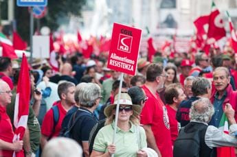 Galleria foto '‘Italia, Europa ascoltate il lavoro’, corteo Cgil oggi a Roma' - foto 1