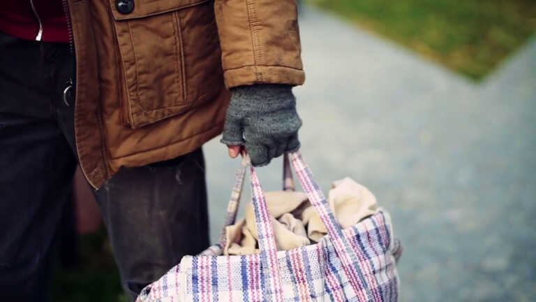 In Puglia una famiglia su 4 a rischio povertà, Uil: «L’autonomia differenziata aggraverà la situazione»