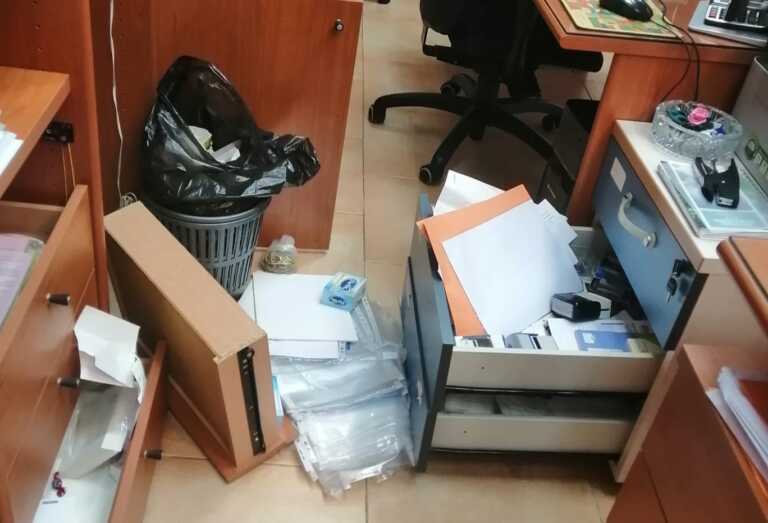 Galleria foto 'Bari, i ladri concedono il bis: secondo raid nel caf. Sale l’allarme' - foto 1