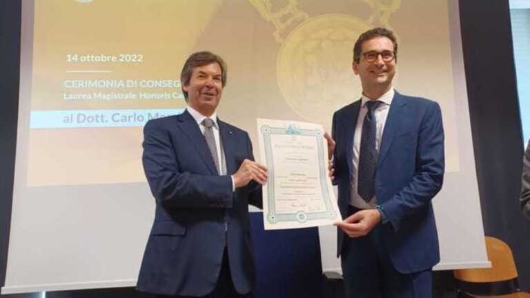 Laurea honoris causa a Carlo Messina al Politecnico di Bari: «Grande onore riceverla qui»