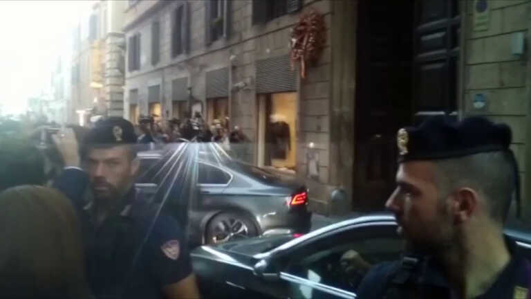 Galleria foto 'L’auto di Berlusconi lascia la sede di Fdi dopo l’incontro con Meloni' - foto 1