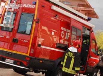 Galleria foto 'Mantova, cade ultraleggero a Curtatone: un morto e 3 feriti gravi' - foto 1