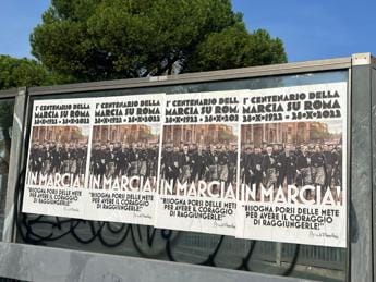 Galleria foto 'Marcia su Roma, spuntano manifesti per centenario. Gualtieri: “Rimossi”' - foto 1