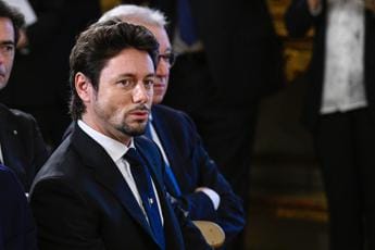 Galleria foto 'Meloni, il compagno: “Non ci trasferiremo a Palazzo Chigi, priorità proteggere nostra figlia”' - foto 1