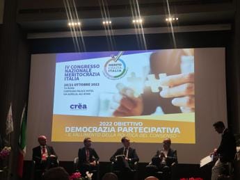 Galleria foto 'Meritocrazia Italia, Fusaro: ‘Aderirei se mi garantisse di essere al di là di destra e sinistra’' - foto 1