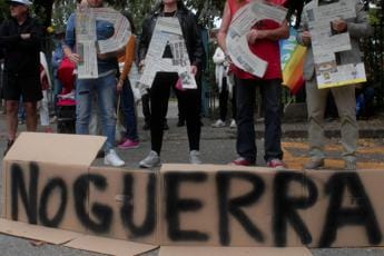 Galleria foto 'Milano, corteo per la pace a Milano: “Stop armi e fuori da Nato”' - foto 1