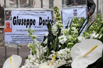 Galleria foto 'Napoli, bimbo ucciso: ergastolo a patrigno e madre in appello' - foto 1