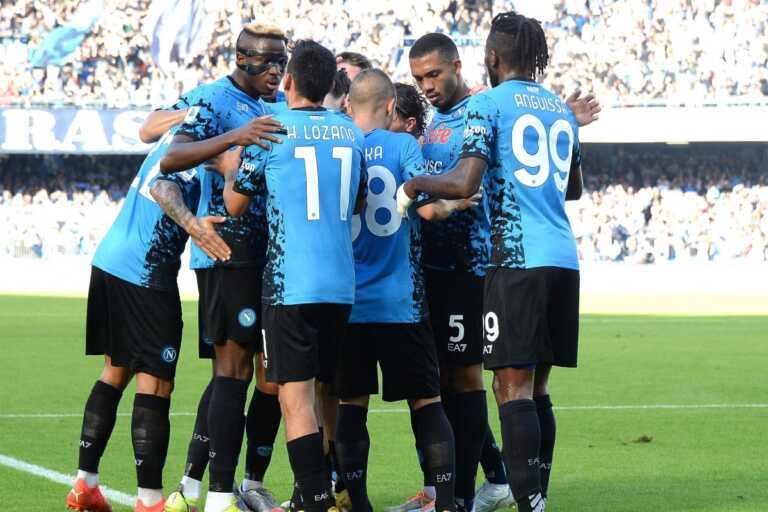 Galleria foto 'Napoli scatenato, tripletta Osimhen e 4-0 al Sassuolo' - foto 1