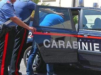 Galleria foto 'Napoli, usura e spaccio: 11 arresti tra cui un carabiniere' - foto 1