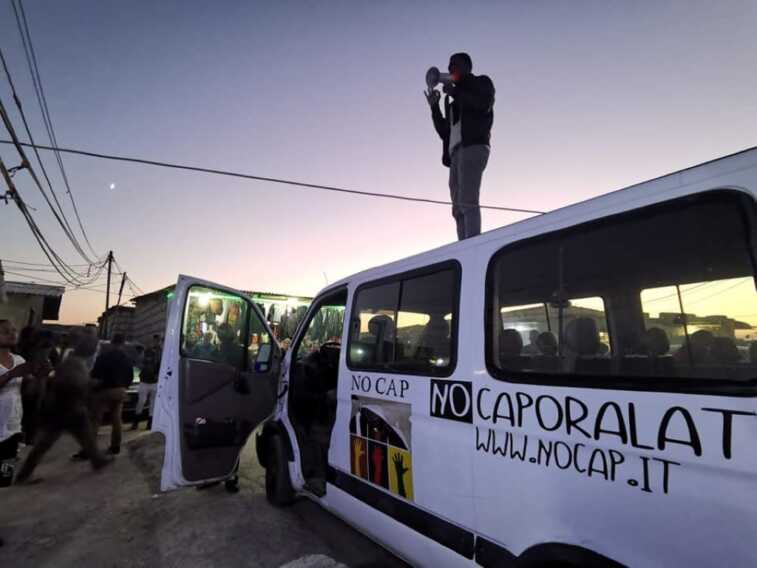 Galleria foto 'Borgo Mezzanone, 60 migranti nella rete contro il caporalato' - foto 1