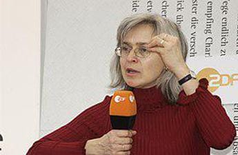 Galleria foto 'Non solo i 70 anni di Putin, sedici anni fa moriva Politkovskaja' - foto 1