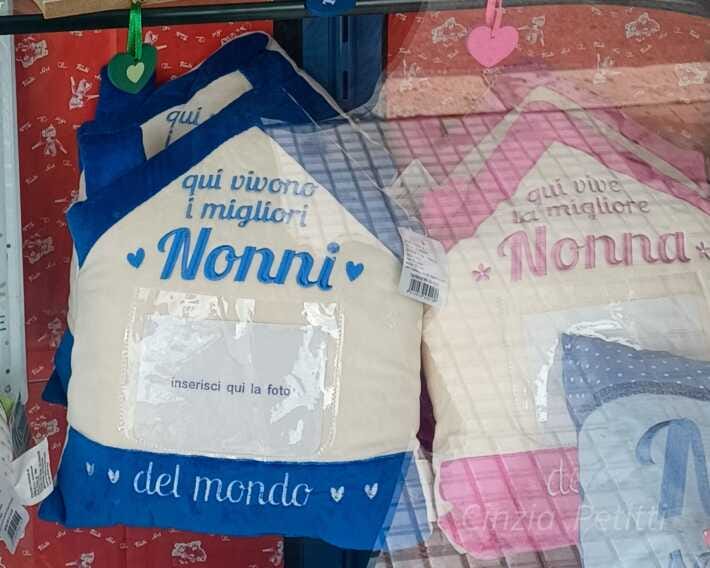 Galleria foto 'L’obbligo di mantenimento dei nipoti da parte dei nonni è a tempo' - foto 1