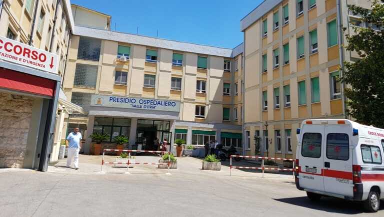 Galleria foto 'Martina Franca, poliziotto fuori servizio salva bimba di 20 mesi da una crisi respiratoria' - foto 1