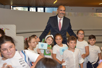 Galleria foto 'Palermo, il Questore consegna ai bambini l’agenda scolastica ‘Il Mio Diario’' - foto 1