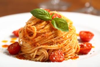 Galleria foto 'Pasta, gli italiani ne mangiano 23 kg a testa. I prezzi saliti del 25%' - foto 1