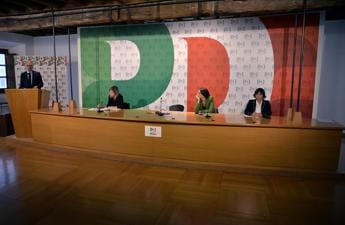 Galleria foto 'Pd, in Direzione scambio di accuse e dibattito acceso sulle donne' - foto 1