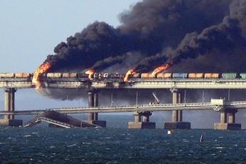 Galleria foto 'Ponte Crimea, Nyt: “007 Ucraina dietro esplosione”' - foto 1