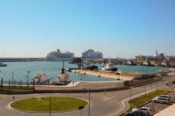 Galleria foto 'Porti: Yep Med, su sito AdSP bando per contributi imprese che assumono giovani disoccupati' - foto 1