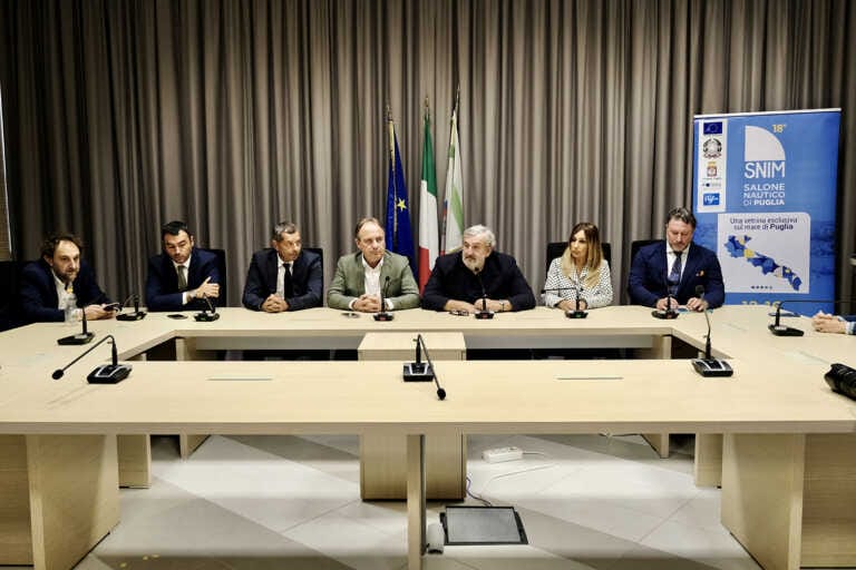 Galleria foto 'Torna a Brindisi lo Snim. Emiliano: «Svilupperà il distretto industriale e la formazione dei ragazzi» – VIDEO' - foto 1