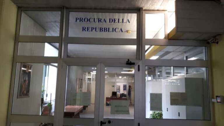 Galleria foto 'Terremoto nella sanità lucana: coinvolti amministratori regionali. Controlli sui telefoni di Bardi' - foto 1