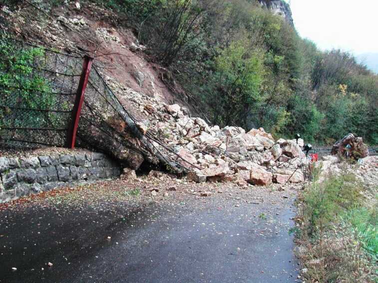 Maltempo, la pioggia in arrivo salva l’Italia dalla siccità ma il 90% dei comuni sono a rischio idrogeologico