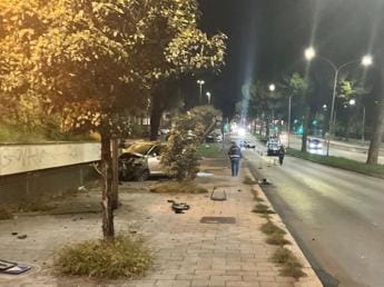 Galleria foto 'Roma, 18enne travolto e ucciso. La conducente: “Non ricordo momento incidente”' - foto 1