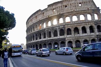 Galleria foto 'Roma, “presto telecamere per sanzionare auto più inquinanti”' - foto 1