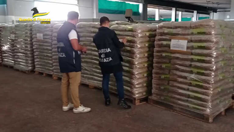 Galleria foto 'Salerno, sequestrate in Cilento oltre 100 tonnellate di pellet' - foto 1