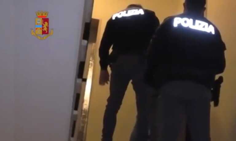 Spaccio h24 in un bar di San Nicandro Garganico: 8 arresti nel Foggiano