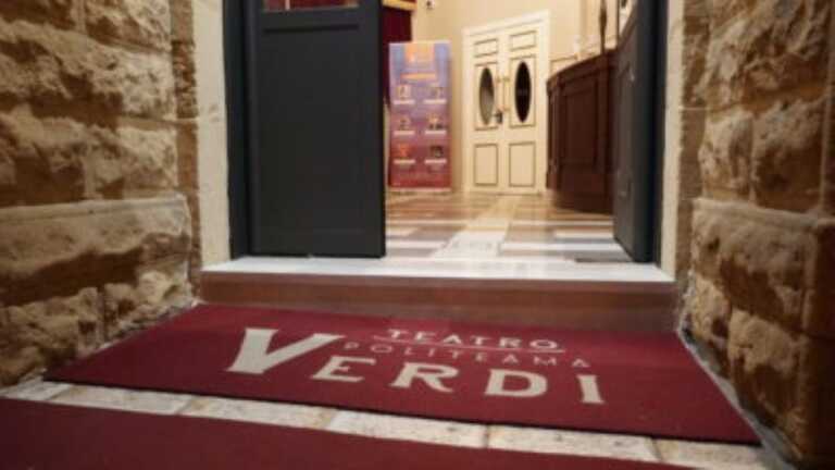 Galleria foto 'Martina Franca: parata di stelle al Politeama Verdi per la nuova stagione teatrale' - foto 1