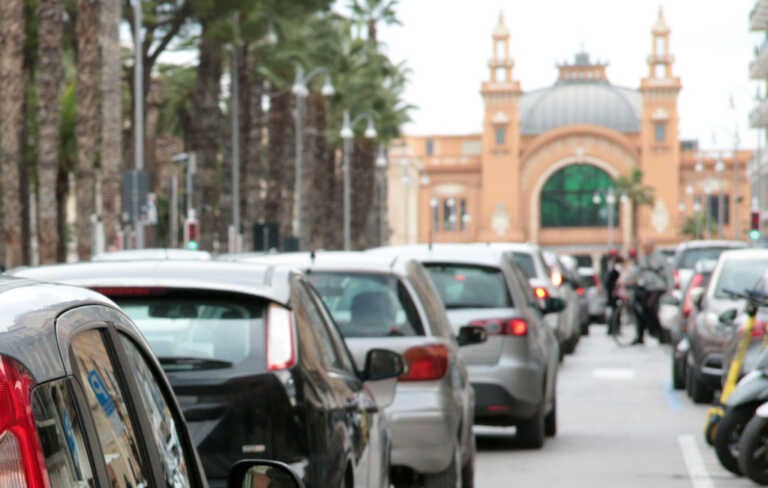 Galleria foto 'Bari soffocata dalle polveri sottili: valori del 53% superiori alla soglia' - foto 1