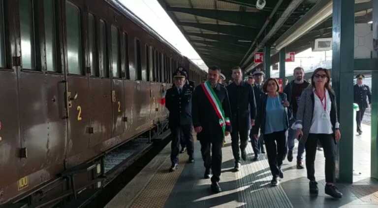 È a Bari il Treno della memoria: ripercorre il viaggio della salma del Milite ignoto – VIDEO