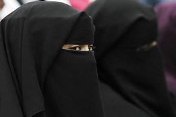 Galleria foto 'Turchia, Erdogan propone referendum per introdurre velo islamico' - foto 1