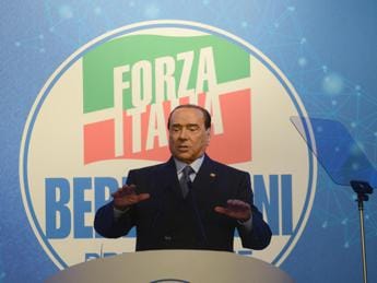 Galleria foto 'Ucraina, Berlusconi: “Pace? Miliardi per ricostruzione invece di invio armi”' - foto 1