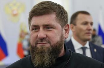Galleria foto 'Ucraina, Kadyrov a Zelensky: “Scappa in Occidente prima che sia tardi”' - foto 1