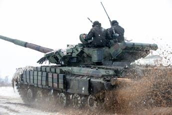 Galleria foto 'Ucraina, possibile attacco da Bielorussia: più truppe al confine' - foto 1