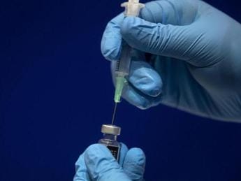 Galleria foto 'Vaccino Covid, “da bivalente risposta anticorpi non superiore originale”' - foto 1